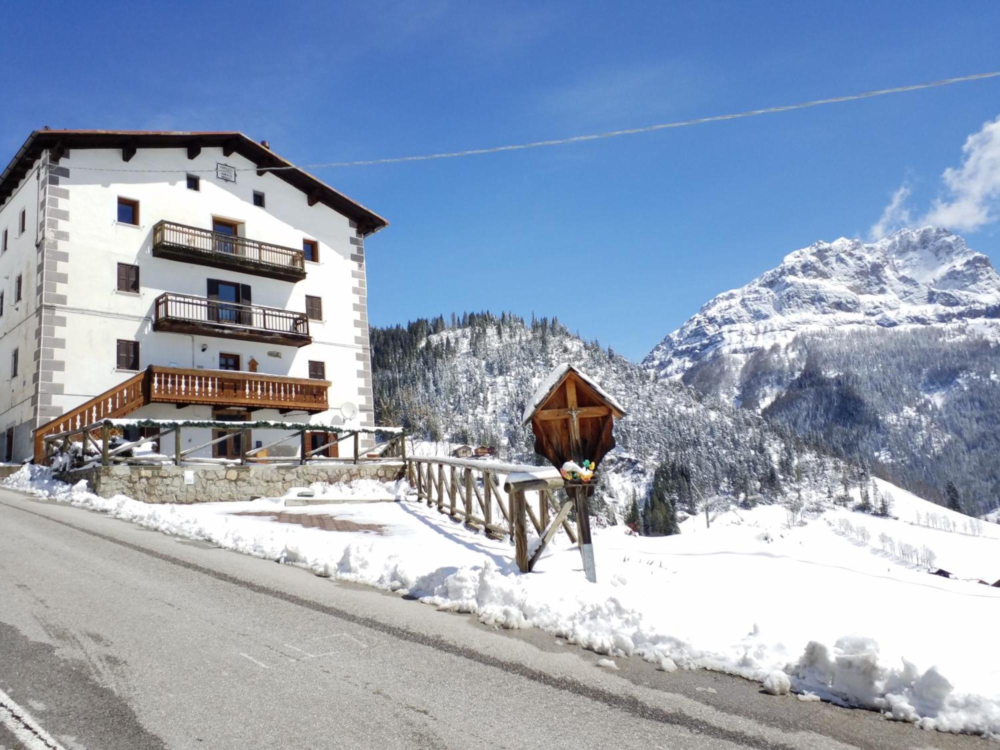 Cesa Da Riz Apartment Colle Santa Lucia Luaran gambar